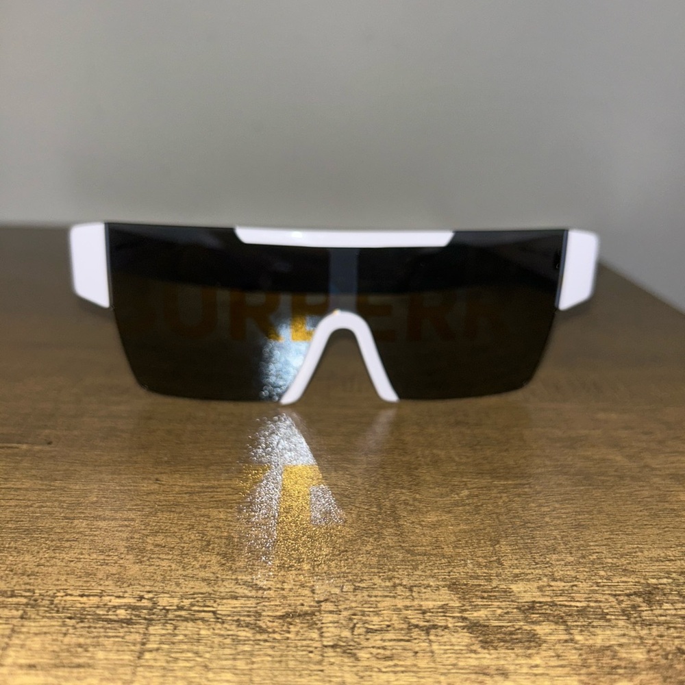 Men’s Burberry Sunglasses BE 4291 White Rectangle Sunglasses Burberry Lens - Picture 5 of 9